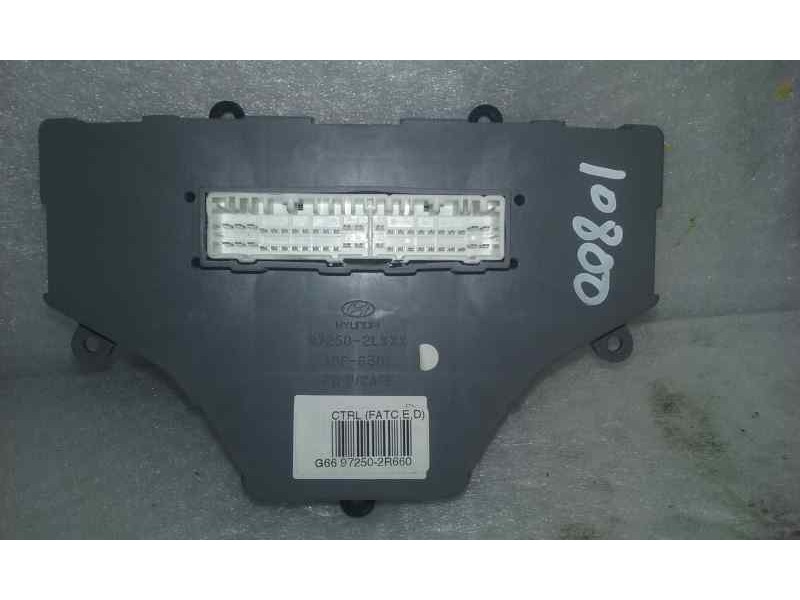Recambio de mando climatizador para hyundai i30cw classic referencia OEM IAM 972502R660  HYUNDAI