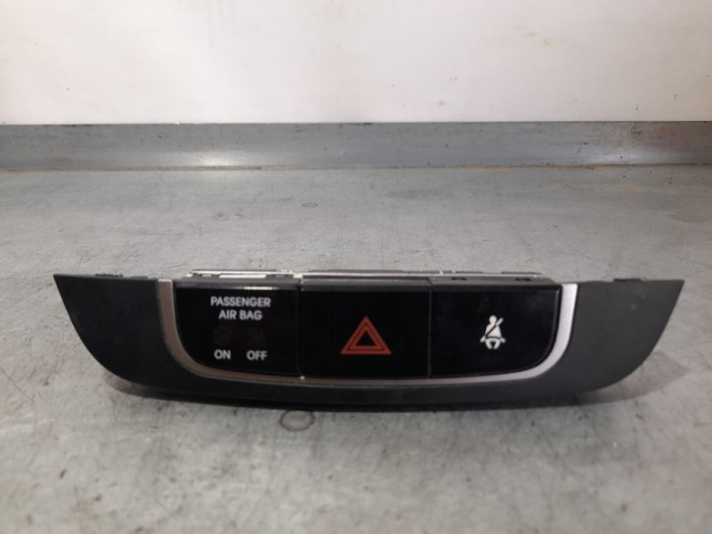 Recambio de warning para hyundai ix35 classic 2wd referencia OEM IAM 937902S000  