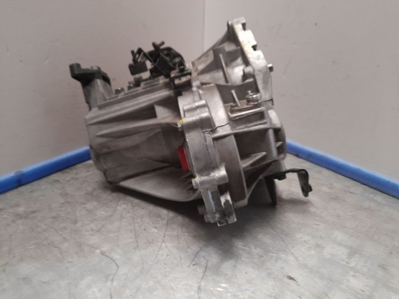 Recambio de caja cambios para hyundai i10 style referencia OEM IAM M91873 826641 5VELOCIDADES