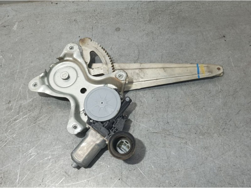 Recambio de elevalunas trasero izquierdo para lexus is200 (ds2/is2) 250 v6 referencia OEM IAM 8571058010 062401760 DENSO ELECTRI