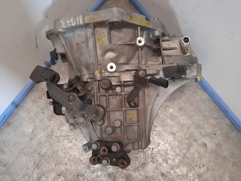 Recambio de caja cambios para hyundai i10 style referencia OEM IAM M91873 826641 5VELOCIDADES