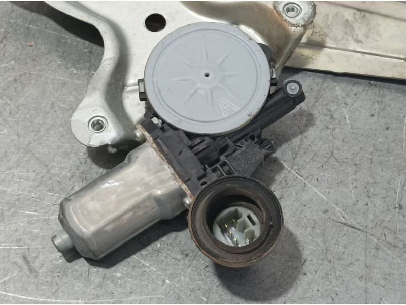 Recambio de elevalunas trasero izquierdo para lexus is200 (ds2/is2) 250 v6 referencia OEM IAM 8571058010 062401760 DENSO ELECTRI