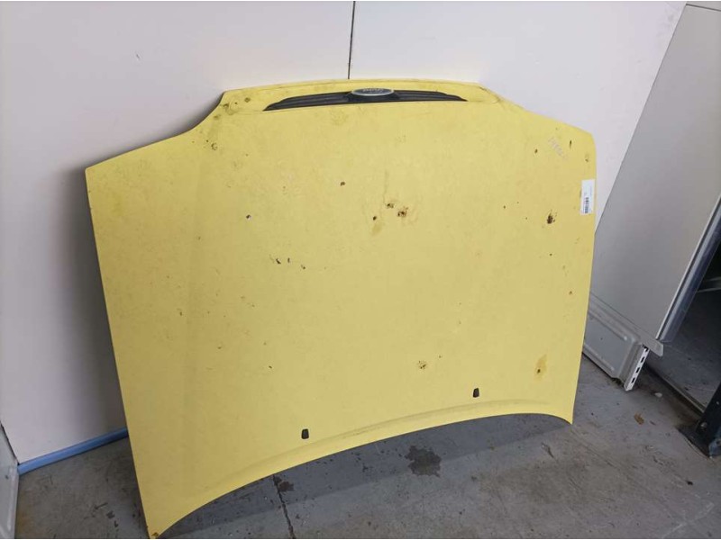 Recambio de capot para ford escort cabrio xr3i referencia OEM IAM 6817755  