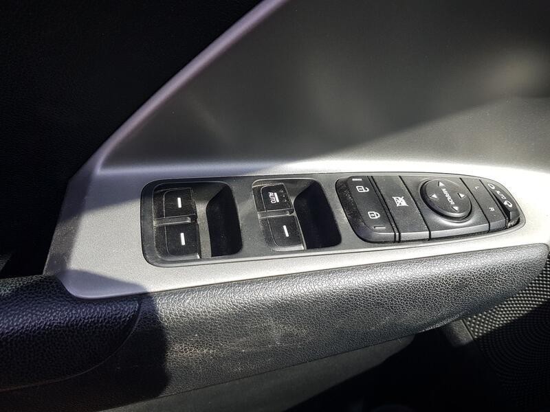 Recambio de mando elevalunas delantero izquierdo para kia niro i (de) 1.6 gdi hybrid referencia OEM IAM 93570G5310  C/ MANDO RET