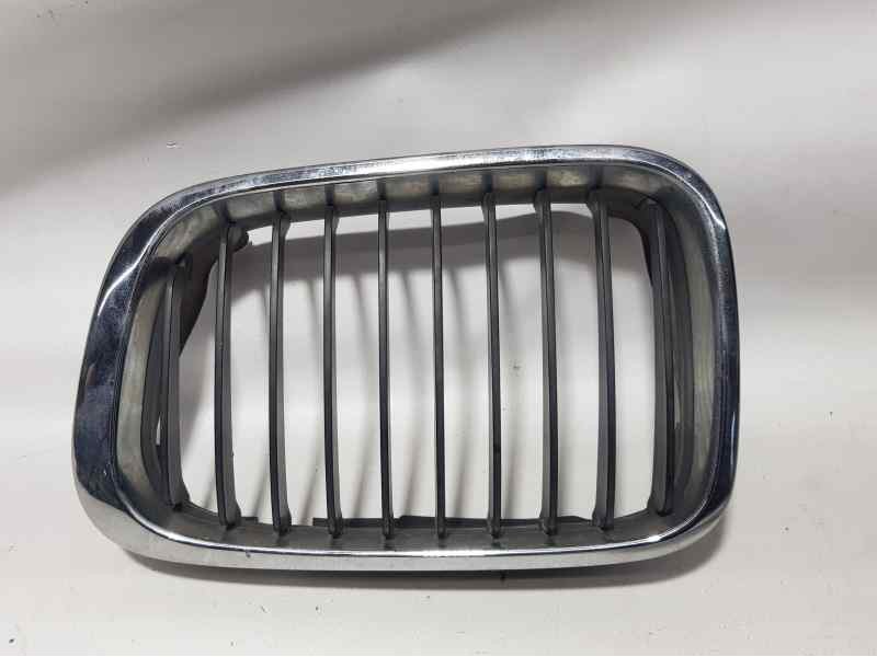 Recambio de rejilla delantera para bmw serie 3 berlina (e46) 318i referencia OEM IAM   IZQUIERDA GOMA PASADA