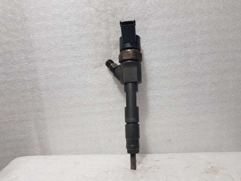 Recambio de inyector para renault megane ii berlina 3p confort dynamique referencia OEM IAM 8200100272 0445110110B BOSCH