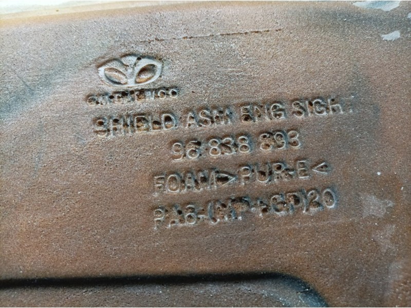 Recambio de tapa motor para chevrolet lacetti sx referencia OEM IAM 96838893  