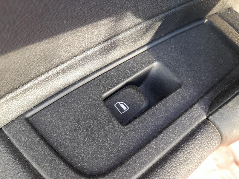 Recambio de mando elevalunas trasero izquierdo para audi a1 sportback (8xa, 8xf) 1.6 tdi referencia OEM IAM 4G09598555PR  