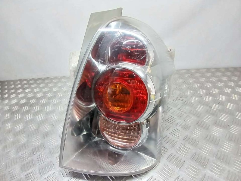 Recambio de piloto trasero derecho para toyota corolla verso (r1) 1.8 luna referencia OEM IAM 815510F060  TOCADO