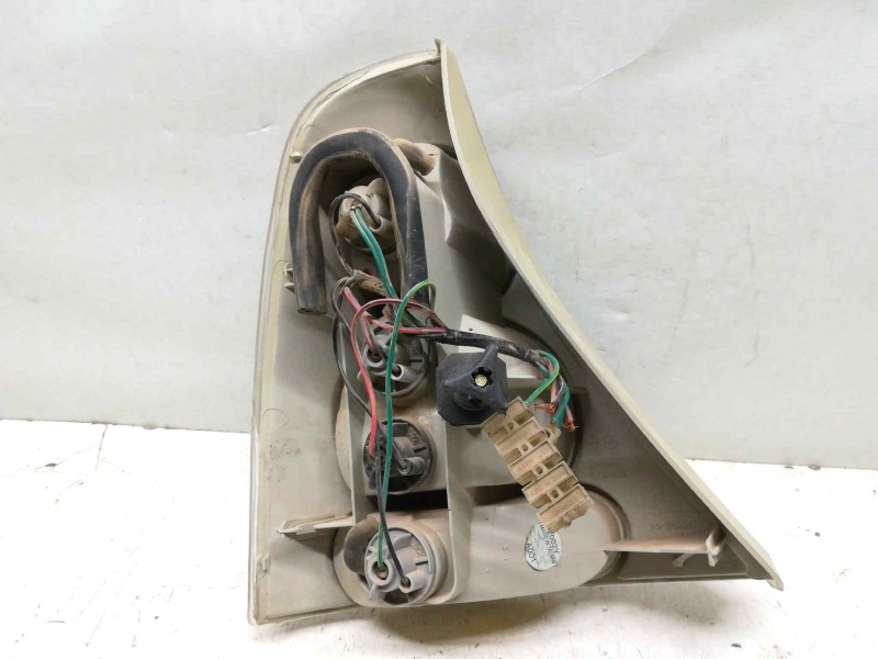 Recambio de piloto trasero derecho para renault clio ii fase i (b/cbo) 1.4 16v referencia OEM IAM   