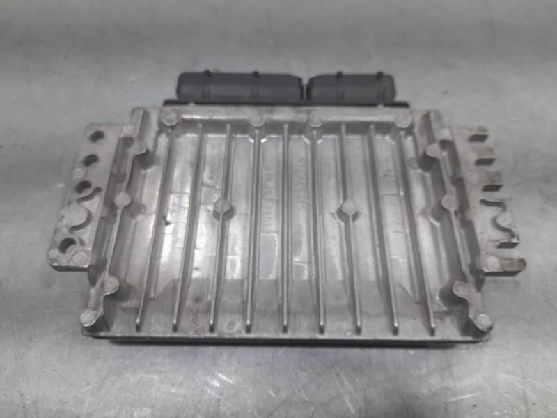 Recambio de centralita motor uce para mini mini (r50, r53) cooper s referencia OEM IAM 121475200191 S118012001 SIEMENS