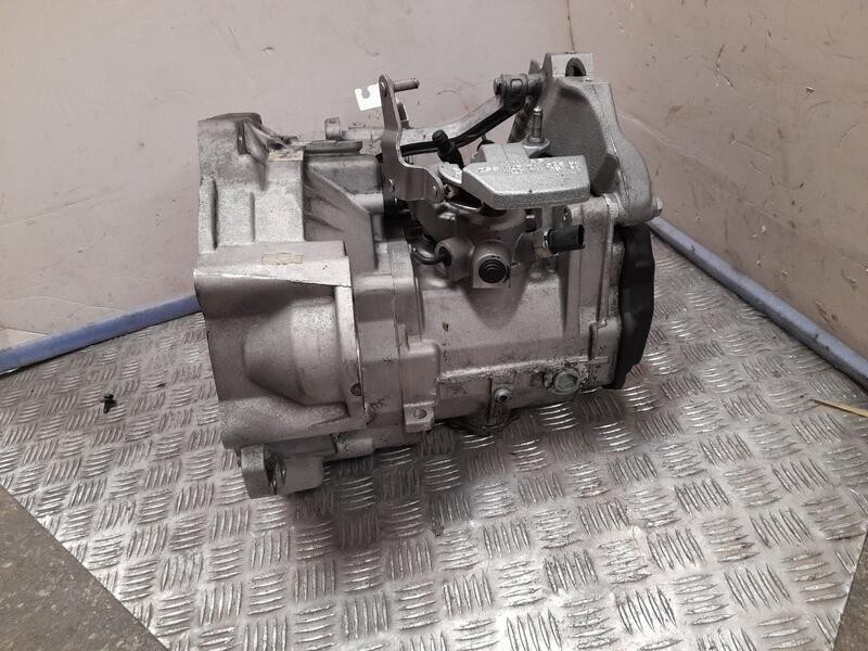 Recambio de caja cambios para volkswagen golf v berlina (1k1) sportline referencia OEM IAM JCR23037 5 VELOCIDADES 640070