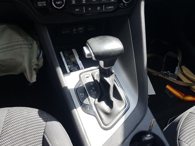 Recambio de palanca cambio para kia niro i (de) 1.6 gdi hybrid referencia OEM IAM 46710D4430  