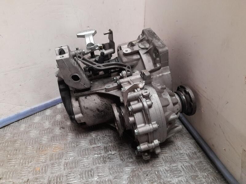 Recambio de caja cambios para volkswagen golf v berlina (1k1) sportline referencia OEM IAM JCR23037 5 VELOCIDADES 640070