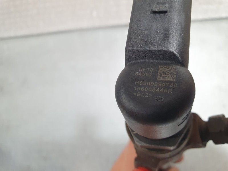 Recambio de inyector para renault megane iii coupe dynamique referencia OEM IAM 166009445R H8200294788 