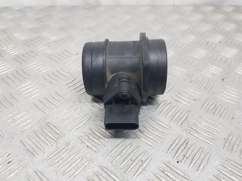 Recambio de caudalimetro para volkswagen golf v berlina (1k1) sportline referencia OEM IAM 038906461B 0281002531 BOSCH