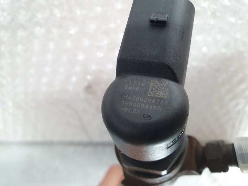 Recambio de inyector para renault megane iii coupe dynamique referencia OEM IAM 166009445R H8200294788 