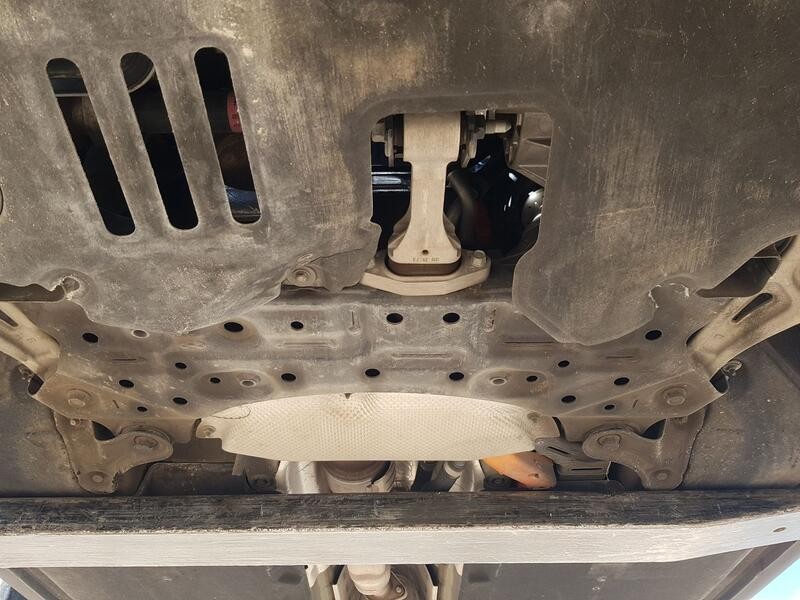 Recambio de puente delantero para kia niro i (de) 1.6 gdi hybrid referencia OEM IAM 62405G5100  