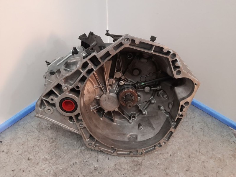 Recambio de caja cambios para nissan qashqai (j11) acenta referencia OEM IAM TL6100 S101689 6VELOCIDADES