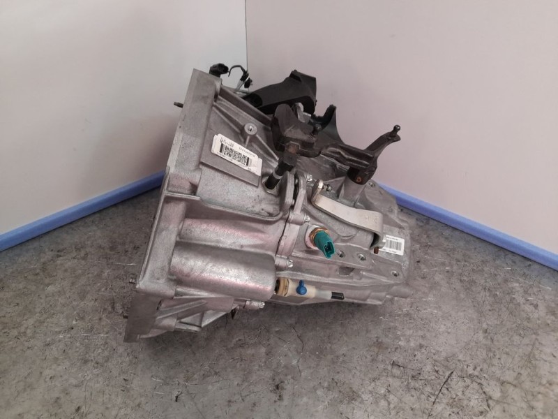 Recambio de caja cambios para nissan qashqai (j11) acenta referencia OEM IAM TL6100 S101689 6VELOCIDADES