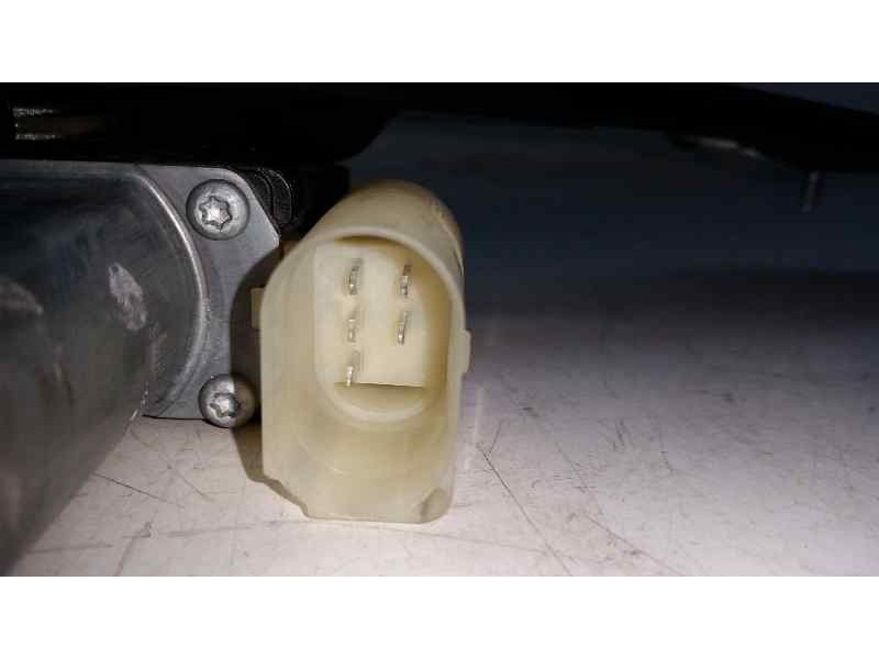 Recambio de elevalunas trasero derecho para bmw serie 1 lim. (f20) 116d referencia OEM IAM  5 PINS ELECTRICO