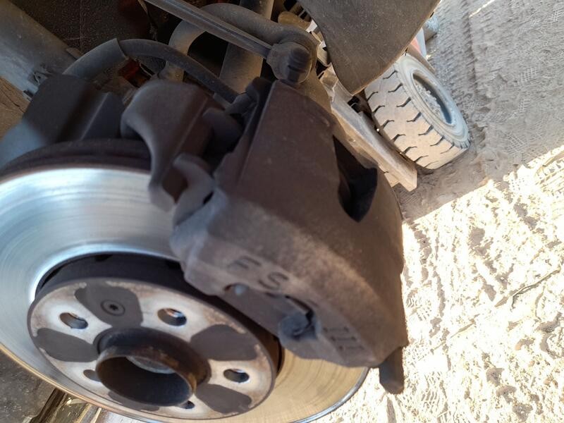 Recambio de pinza freno delantera derecha para audi a1 sportback (8xa, 8xf) 1.6 tdi referencia OEM IAM 1K0615124D  