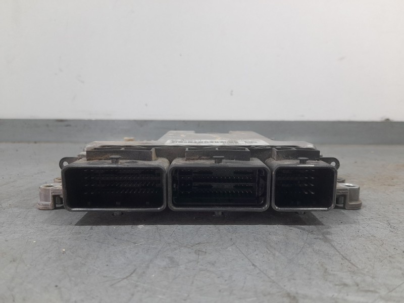 Recambio de centralita motor uce para renault clio iv limited referencia OEM IAM 237106319R BOSCH 0281033119