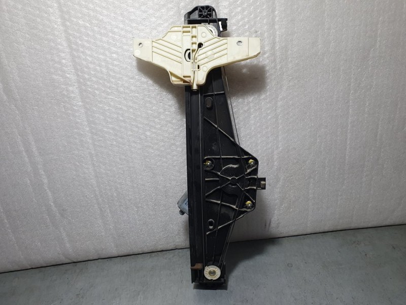 Recambio de elevalunas trasero derecho para peugeot 3008 allure referencia OEM IAM 9830388880  6 PINES