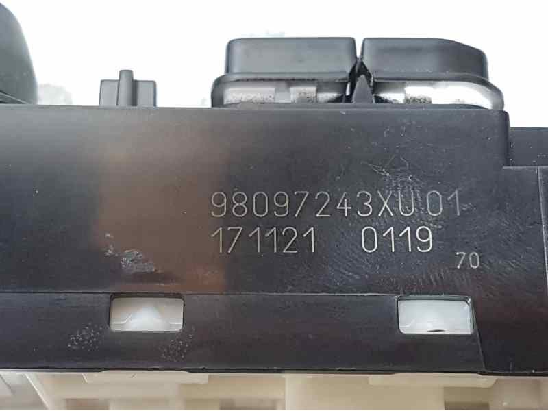 Recambio de mando multifuncion para peugeot 208 style referencia OEM IAM 98097243XU  MANDO DE LA PANTALLA MULTIFUNCION