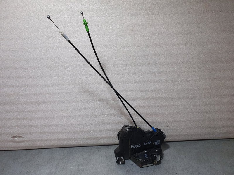 Recambio de cerradura puerta delantera derecha para toyota auris active referencia OEM IAM SIN REF  4 PINES