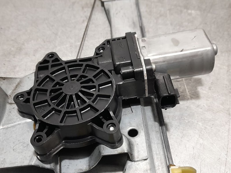 Recambio de elevalunas delantero izquierdo para renault zoe zen referencia OEM IAM SIN REF  ELECTRICO 2 PINES