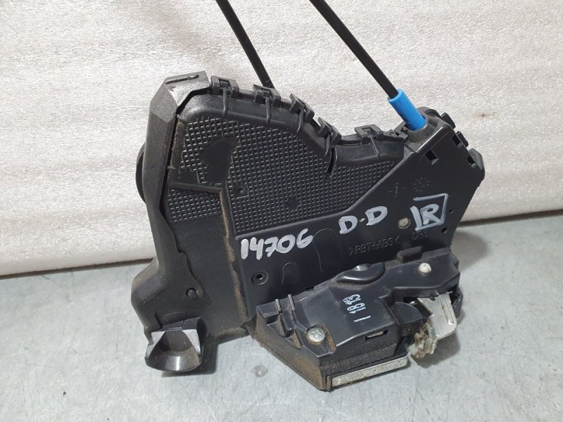Recambio de cerradura puerta delantera derecha para toyota auris active referencia OEM IAM SIN REF  4 PINES