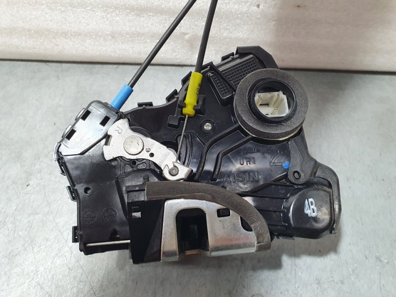Recambio de cerradura puerta delantera derecha para toyota auris active referencia OEM IAM SIN REF  4 PINES