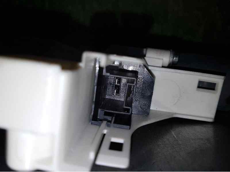 Recambio de motor elevalunas trasero izquierdo para audi a1 sportback (8xf) attracted referencia OEM IAM 8K0959812A  2 PINS