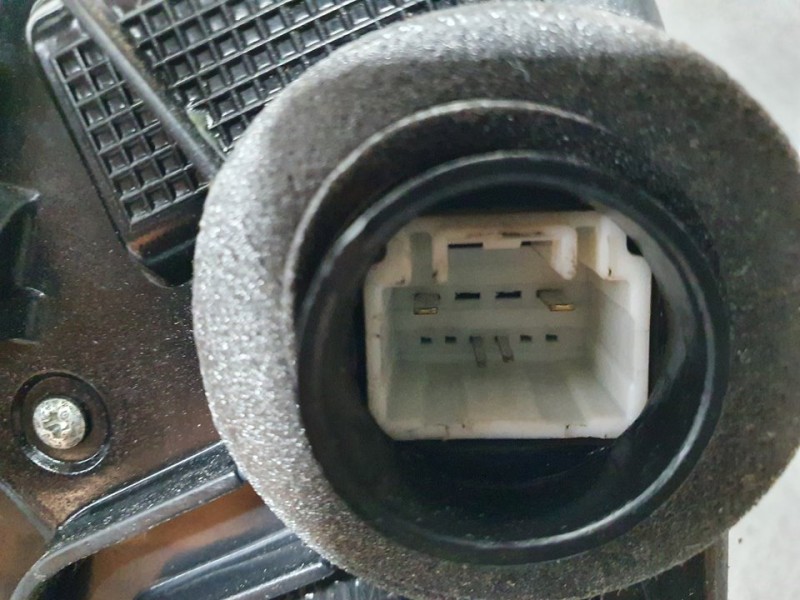 Recambio de cerradura puerta delantera derecha para toyota auris active referencia OEM IAM SIN REF  4 PINES