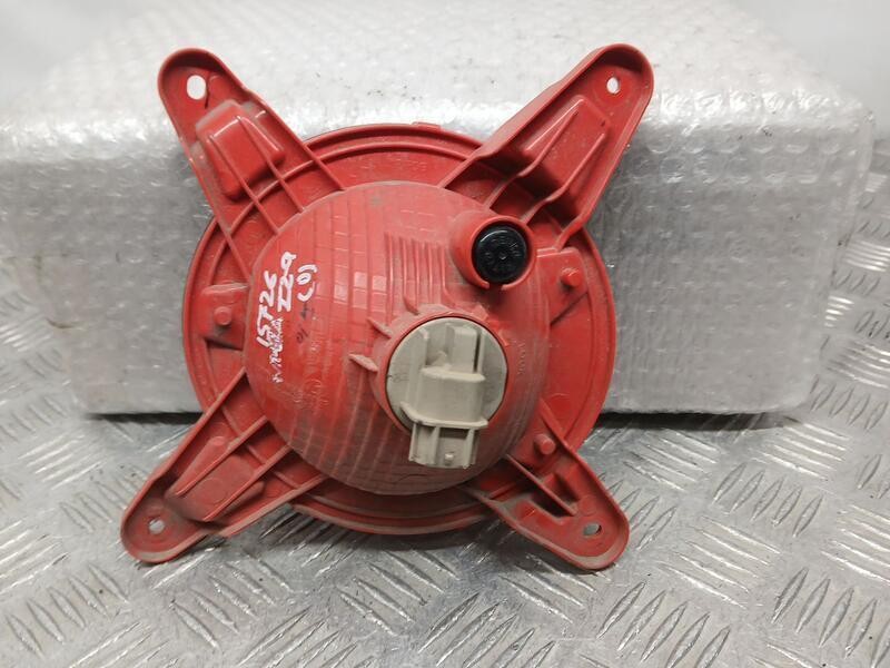 Recambio de piloto trasero izquierdo paragolpes para hyundai i20 active link referencia OEM IAM 92405C8400  