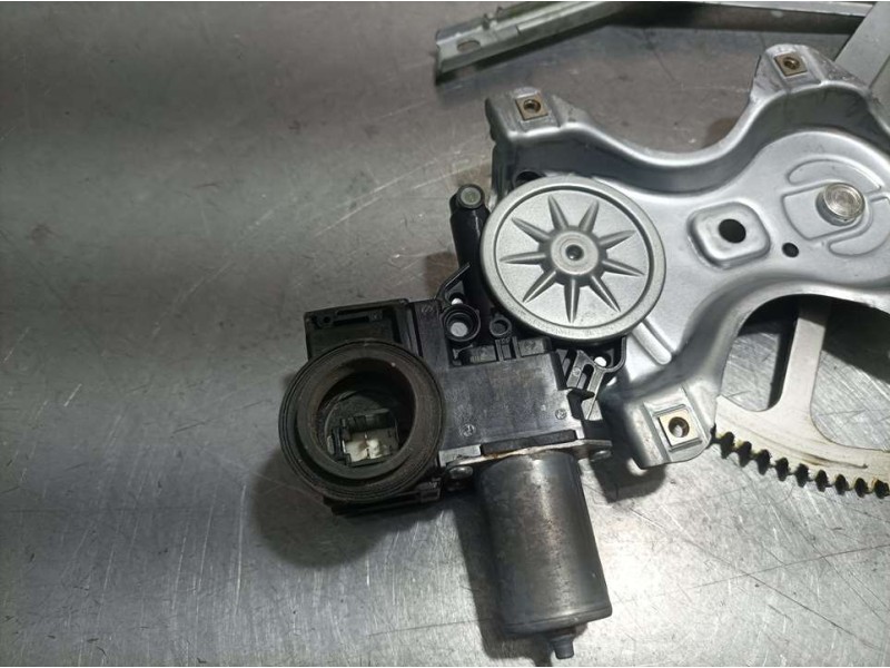 Recambio de elevalunas delantero izquierdo para toyota c-hr hybridid referencia OEM IAM 85720F4010 AE0620203901 ELECTRICO DENSO