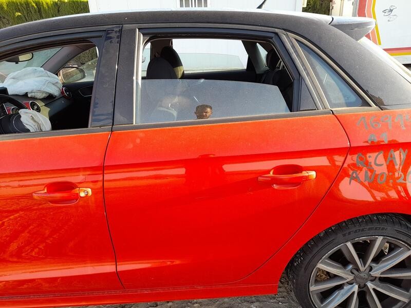 Recambio de puerta trasera izquierda para audi a1 sportback (8xa, 8xf) 1.6 tdi referencia OEM IAM 8X4833051B  