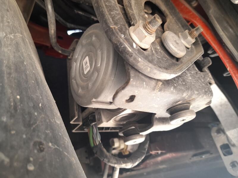 Recambio de abs para peugeot 208 i (ca_, cc_) 1.2 vti 82 referencia OEM IAM 1636317880  