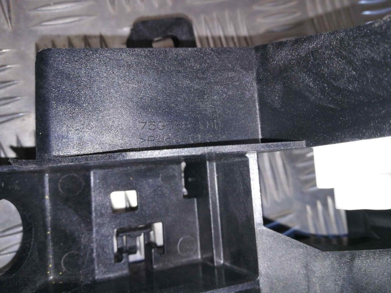 Recambio de palanca cambio para toyota c-hr hybridid referencia OEM IAM 33560F4050 33560F4050 TOCADO , VER FOTOS