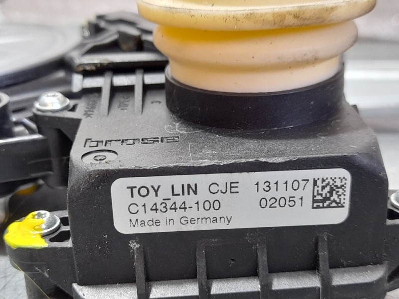 Recambio de elevalunas trasero derecho para toyota auris active referencia OEM IAM C14344100  ELECTRICO