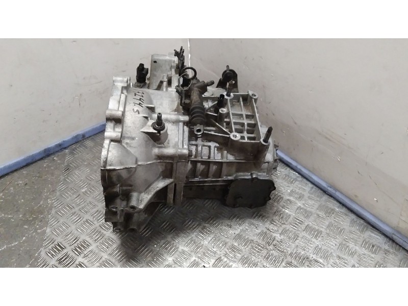Recambio de caja cambios para kia cerato i sedán (ld) 2.0 crdi referencia OEM IAM 4300039750 5VELOCIDADES 