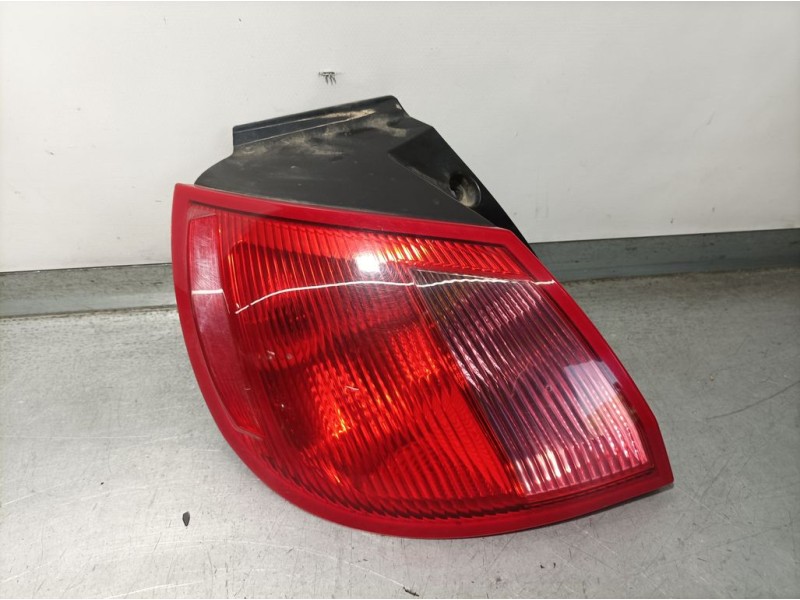 Recambio de piloto trasero izquierdo para mitsubishi colt berlina 3 (z30) ralliart referencia OEM IAM MR957365  EXTERIOR