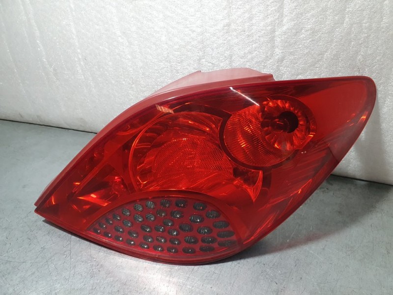 Recambio de piloto trasero derecho para peugeot 207 x-line referencia OEM IAM 9649986580  