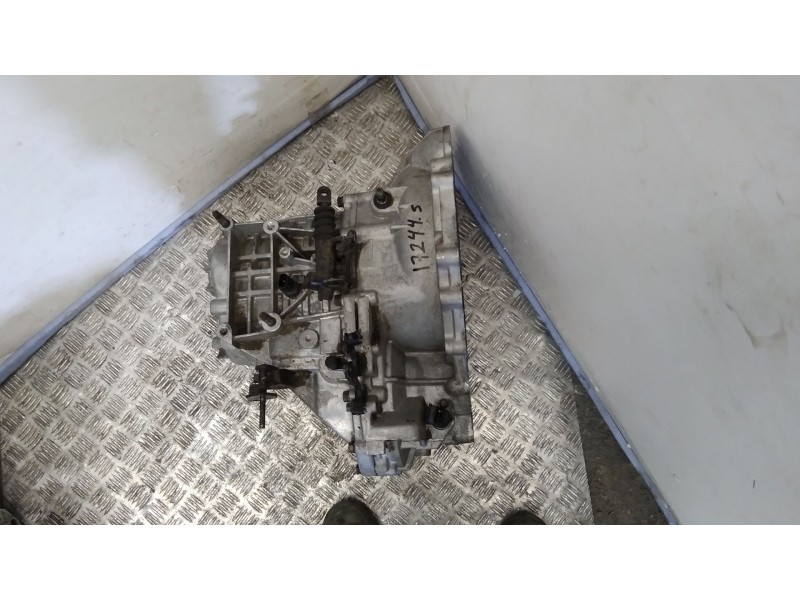 Recambio de caja cambios para kia cerato i sedán (ld) 2.0 crdi referencia OEM IAM 4300039750 5VELOCIDADES 