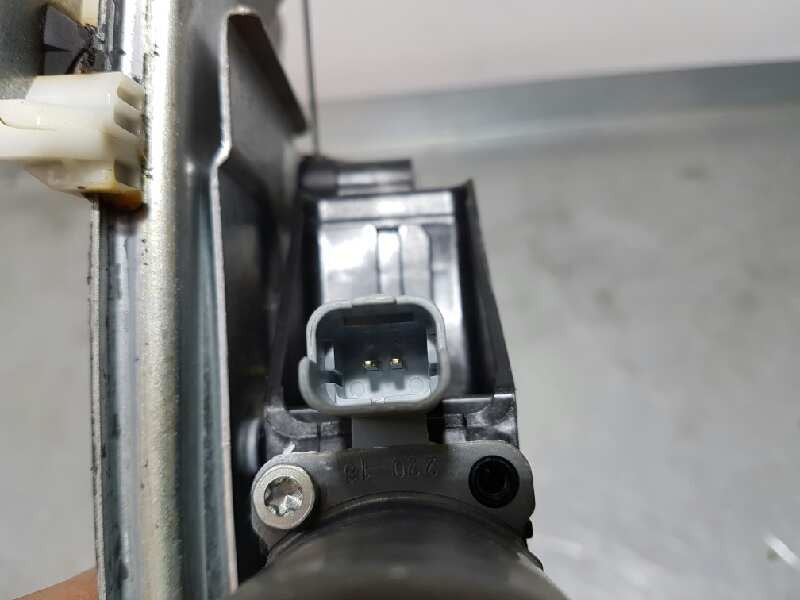 Recambio de elevalunas delantero derecho para peugeot 208 style referencia OEM IAM 9674254380  ELECTRICO 2 PINS