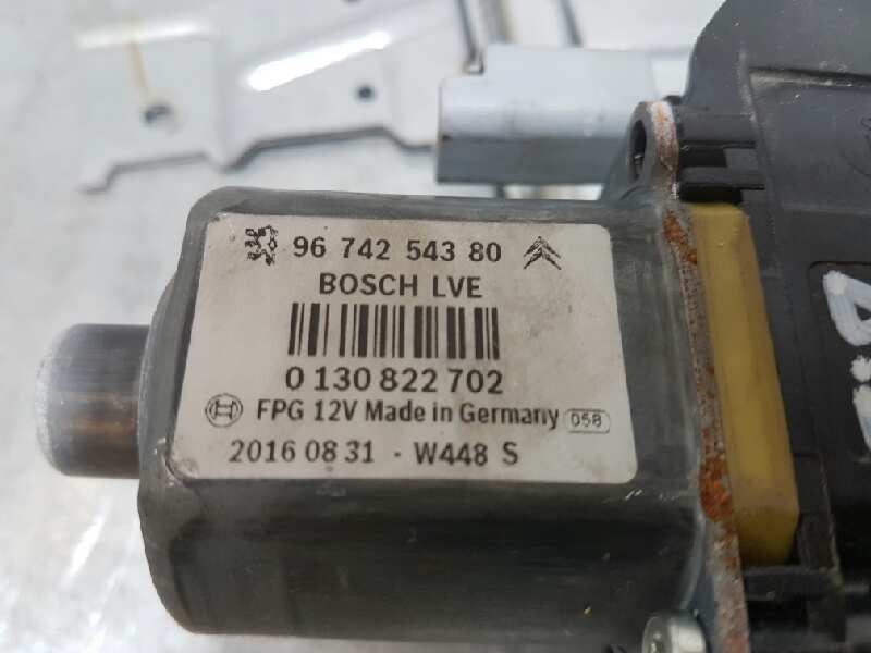 Recambio de elevalunas delantero derecho para peugeot 208 style referencia OEM IAM 9674254380  ELECTRICO 2 PINS