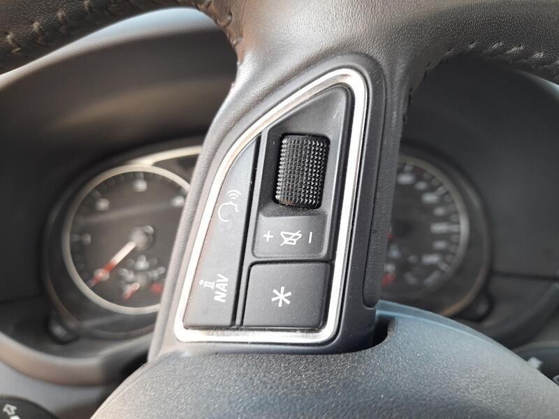 Recambio de volante para audi a1 sportback (8xa, 8xf) 1.6 tdi referencia OEM IAM 8X0064244A  