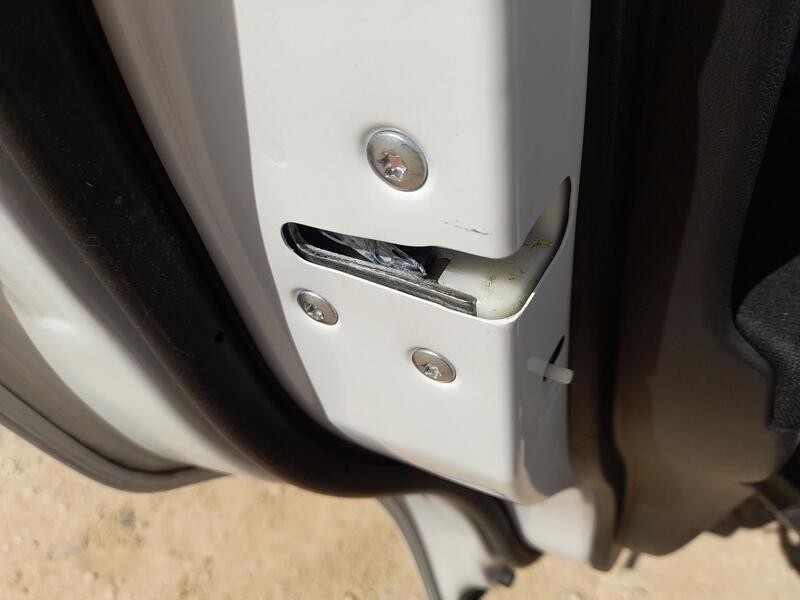 Recambio de cerradura puerta trasera izquierda para mitsubishi asx (ga_w_) 1.6 di-d referencia OEM IAM 5745A395  