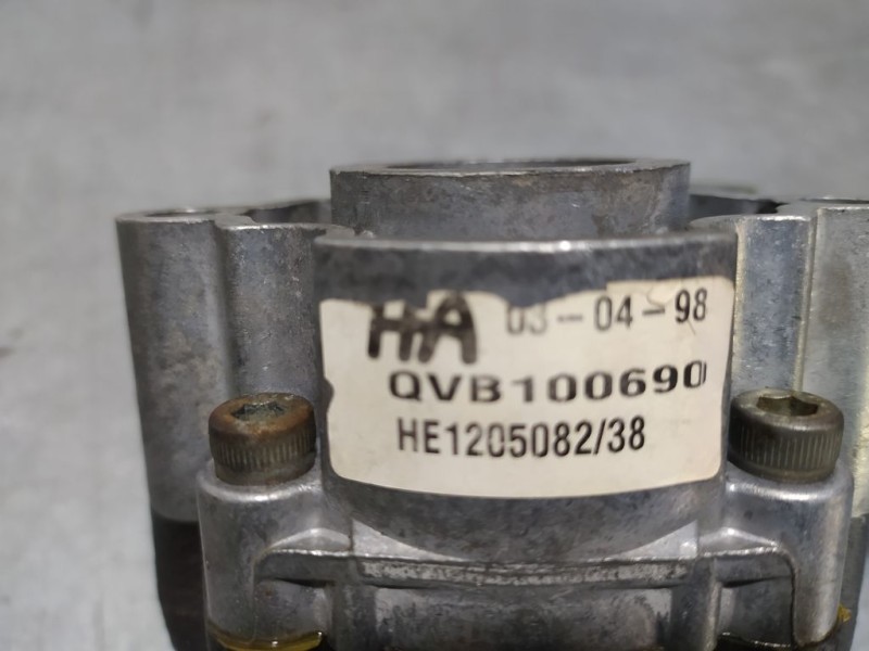 Recambio de bomba direccion para mg serie 200 (rf) 214 si (3-ptas.) referencia OEM IAM QVB100690  